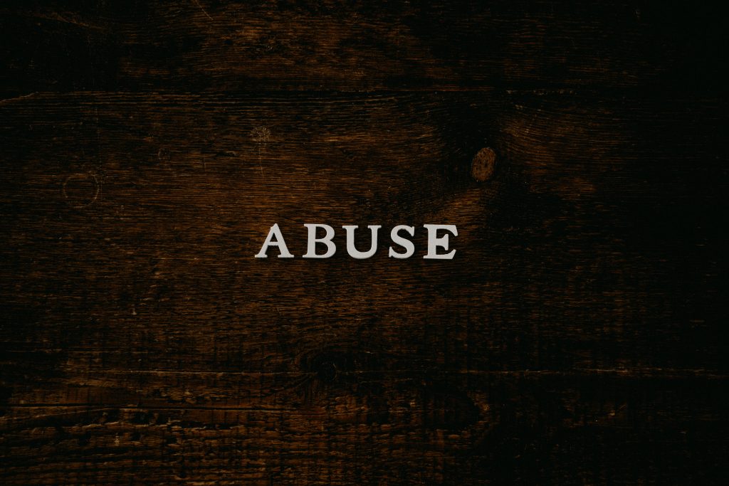 Abuse- Signs of toxic family relationships 